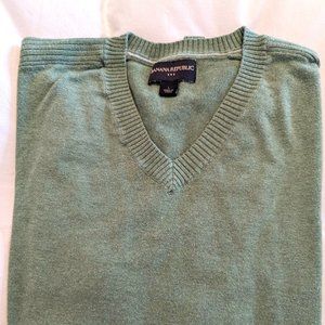 Green Banana Republic Sweater - Large